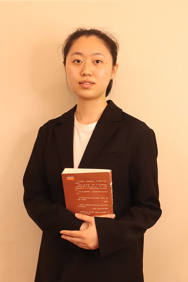 碑林梁艺 本科学历，优秀班主任