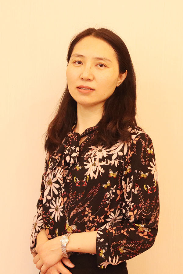 碑林王晓娜 研究生学历,毕业于华南师范大学